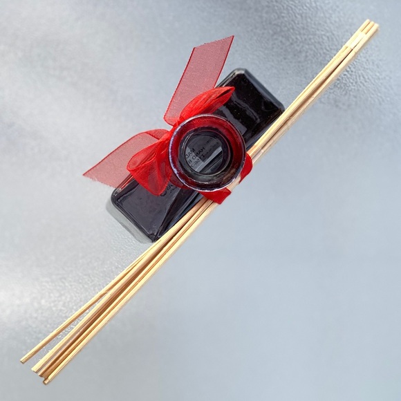 Disney Snow White Red Apple Glass Bottle Reed Essential Oil or Incense Diffuser - Picture 6 of 8